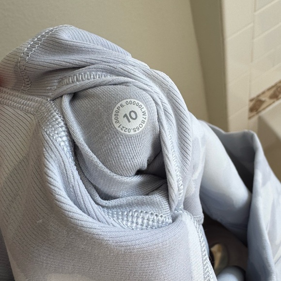 lululemon Ribbed Wunder Under High Rise Short, 8” - Picture 3 of 3